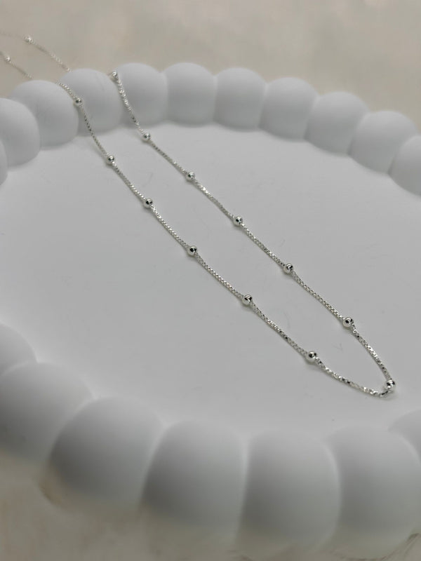 Colar Veneziana com Bolinhas