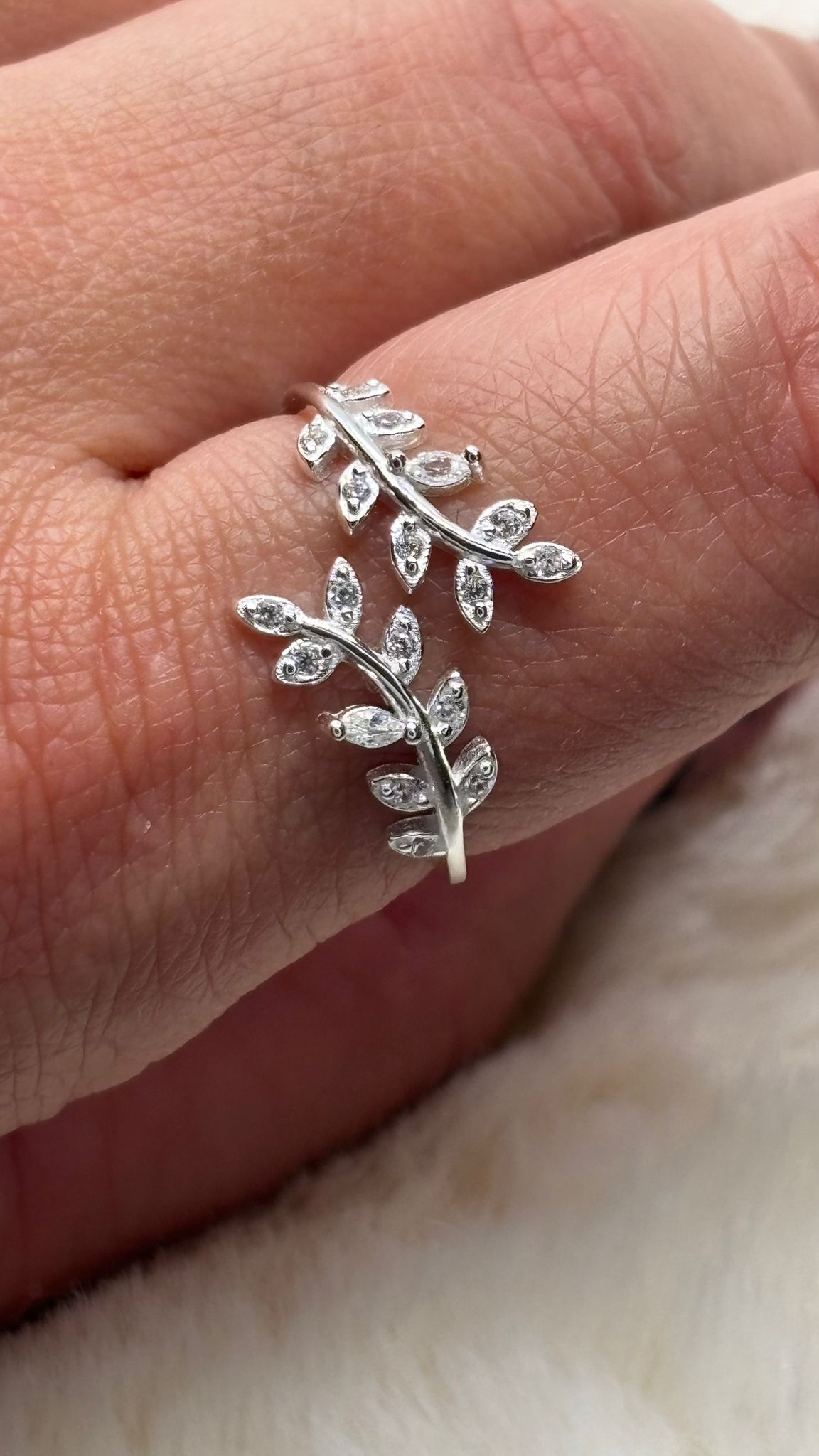 Anel Regulável Ramos Cravejados