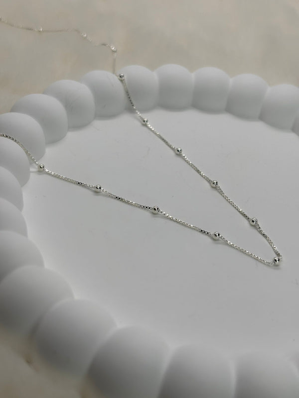 Colar Veneziana com Bolinhas