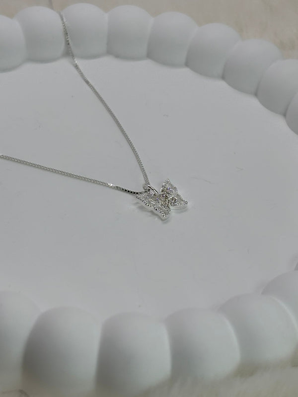 Colar Borboleta Cravejada